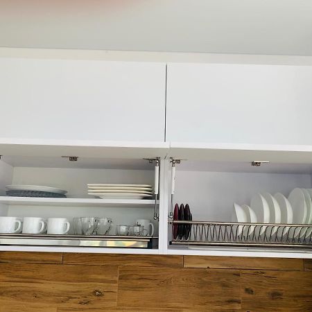 New 3 Rooms Apartment Near The Metro Station キエフ エクステリア 写真
