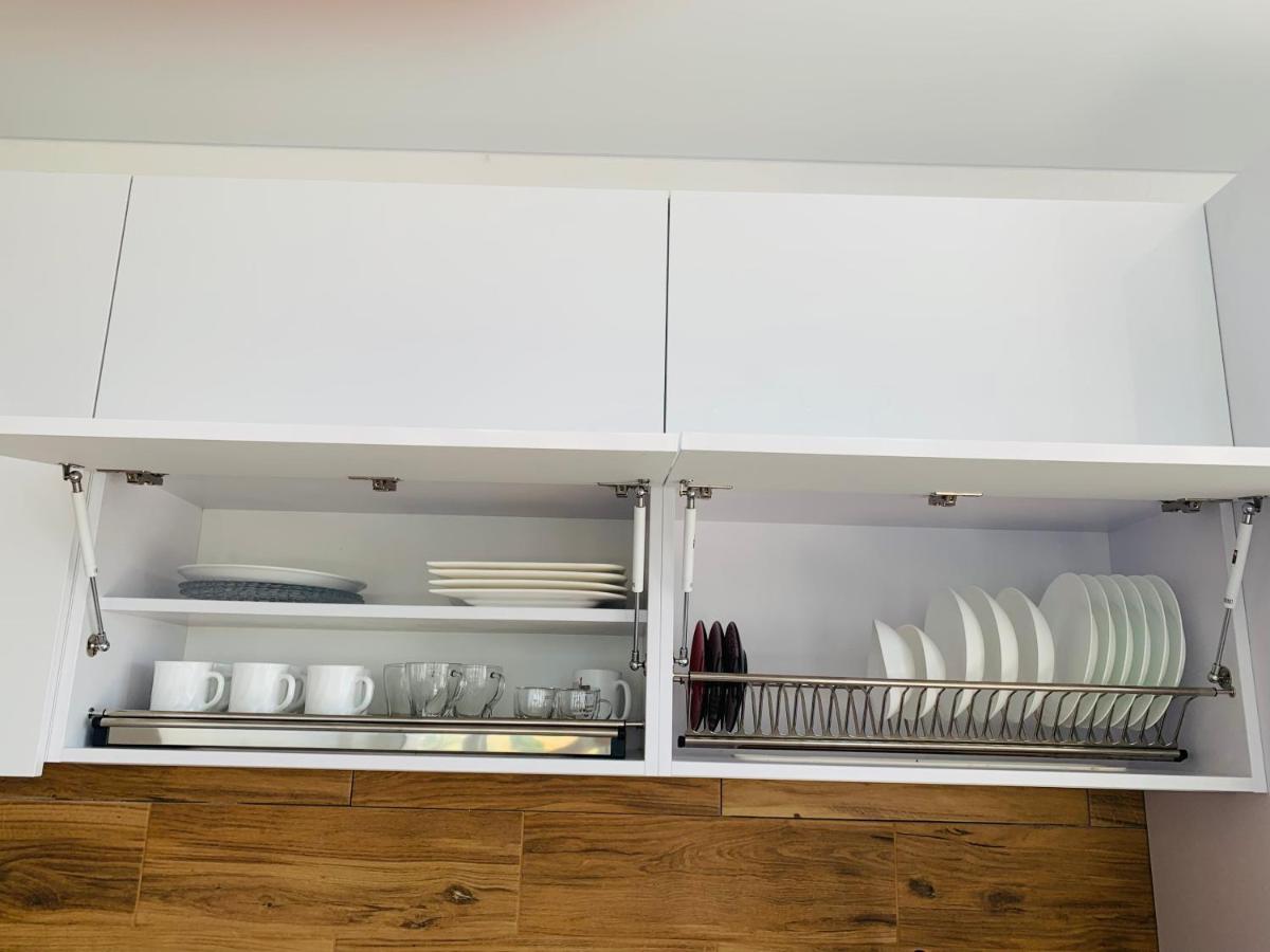 New 3 Rooms Apartment Near The Metro Station キエフ エクステリア 写真