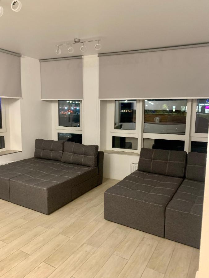 New 3 Rooms Apartment Near The Metro Station キエフ エクステリア 写真